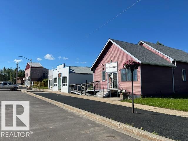 2 Woodbend CR — photo 16
