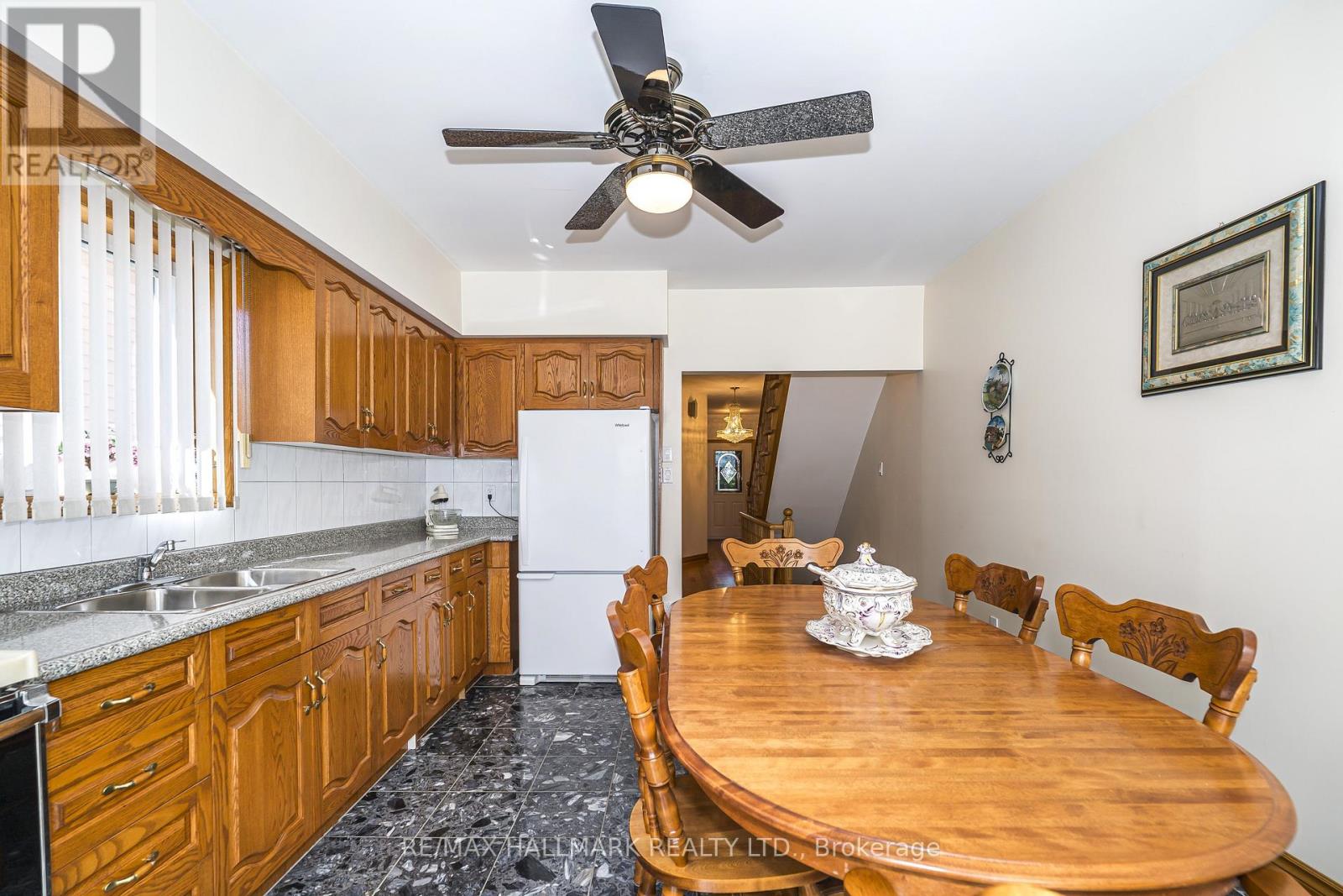 47 MONTROSE AVENUE - 13