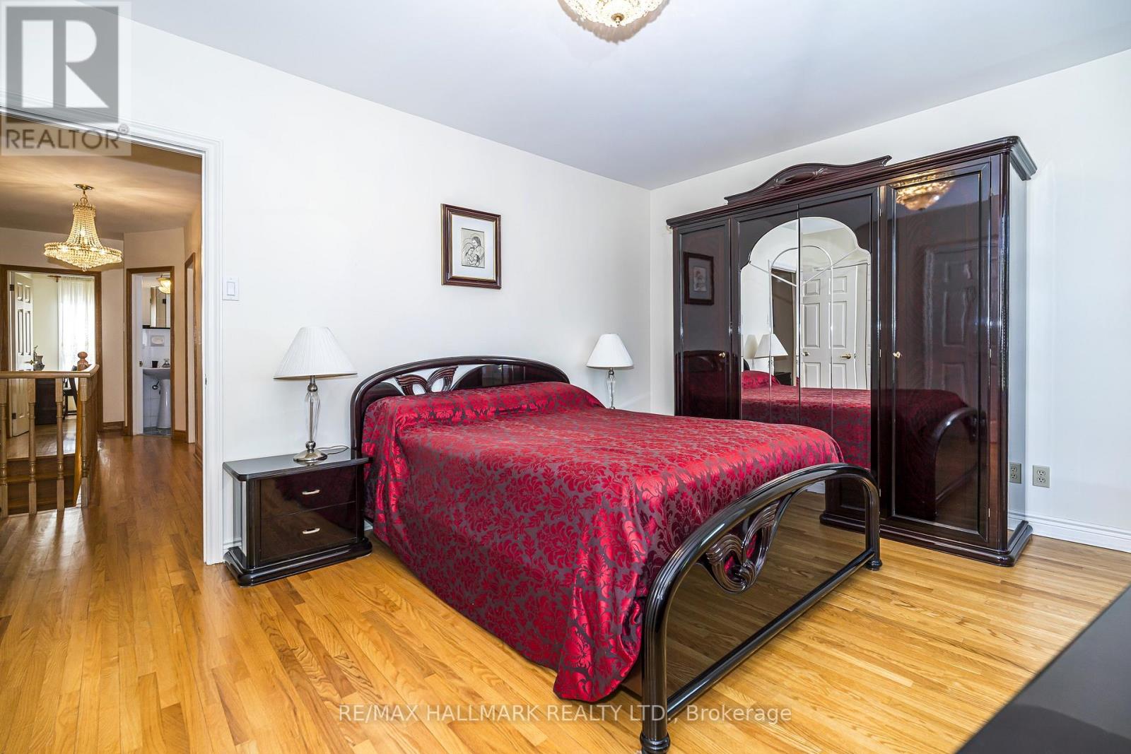 47 MONTROSE AVENUE - 15
