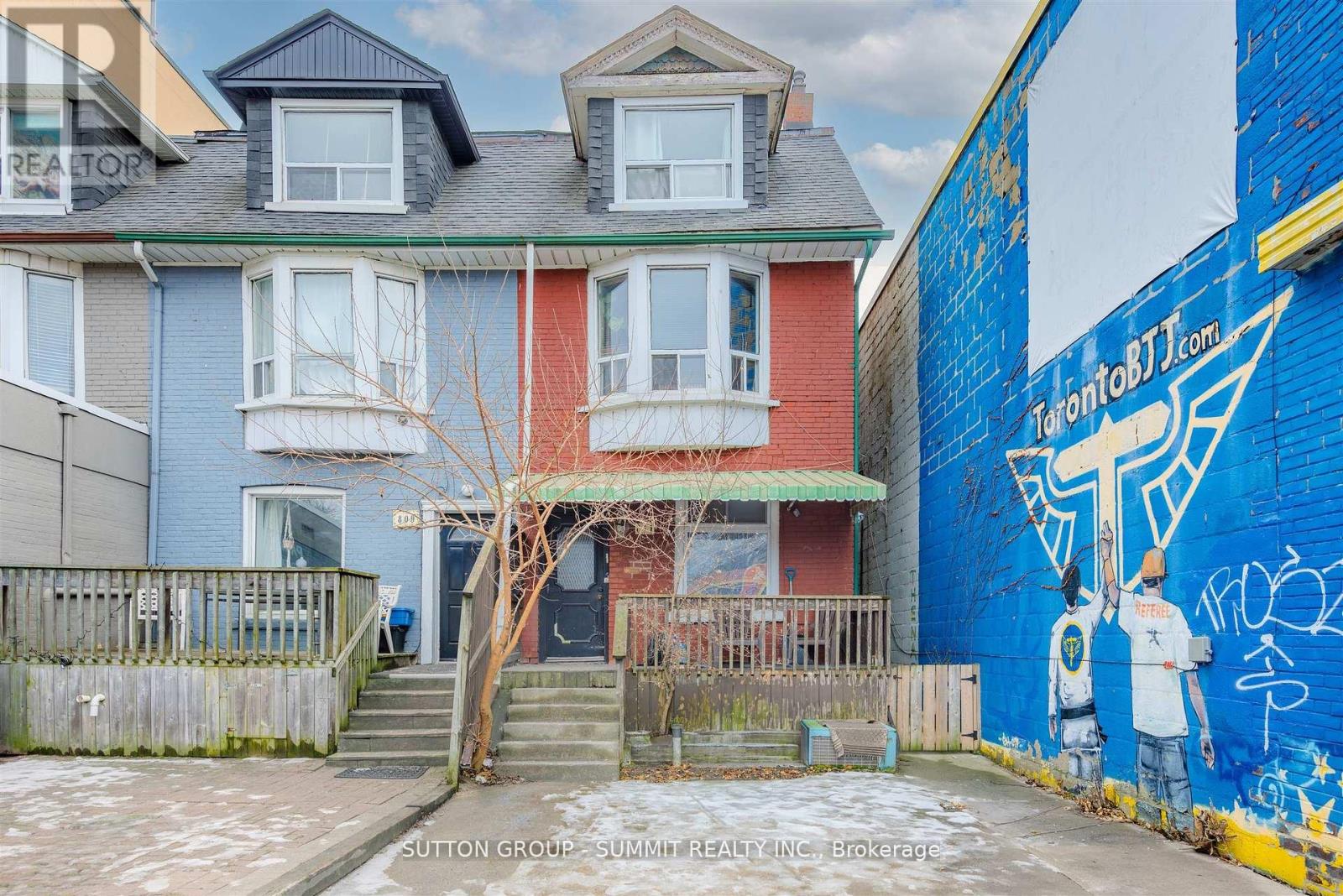 811 BLOOR STREET W - 2