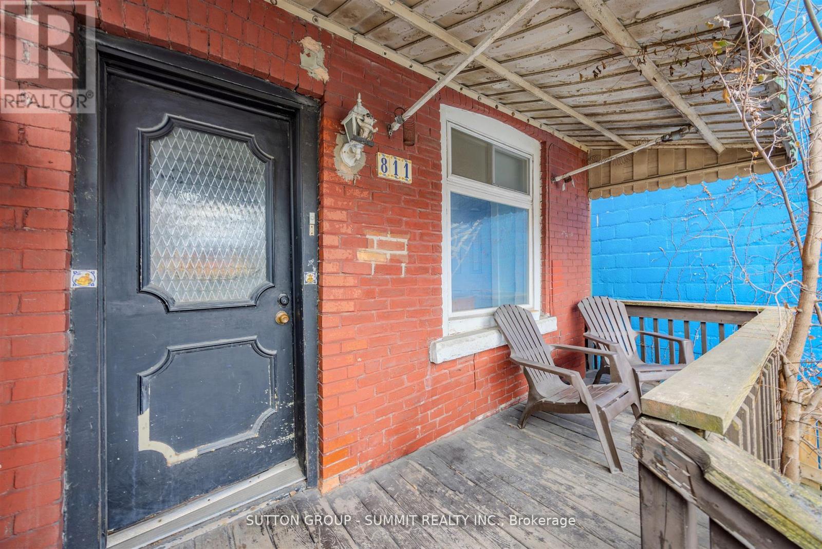 811 BLOOR STREET W - 4