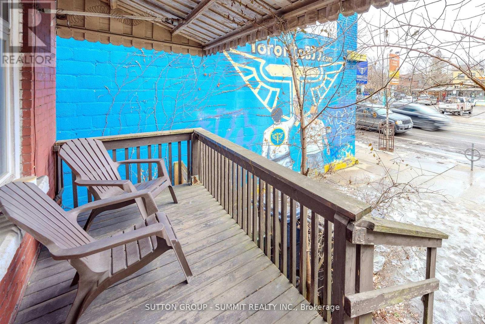 811 BLOOR STREET W - 5