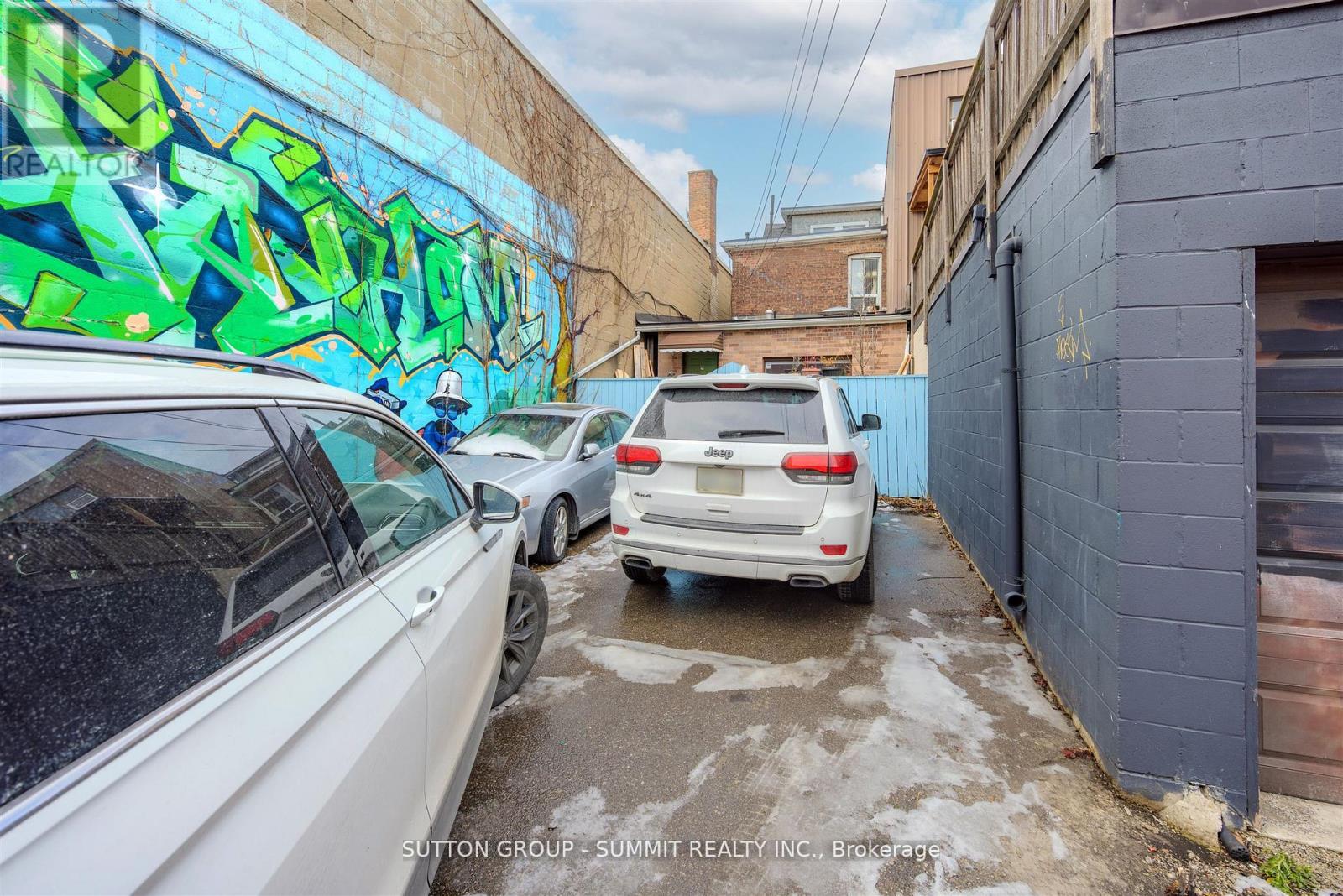 811 BLOOR STREET W - 6