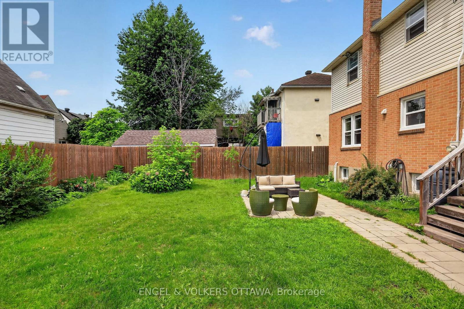 344 RICHELIEU AVENUE - 32