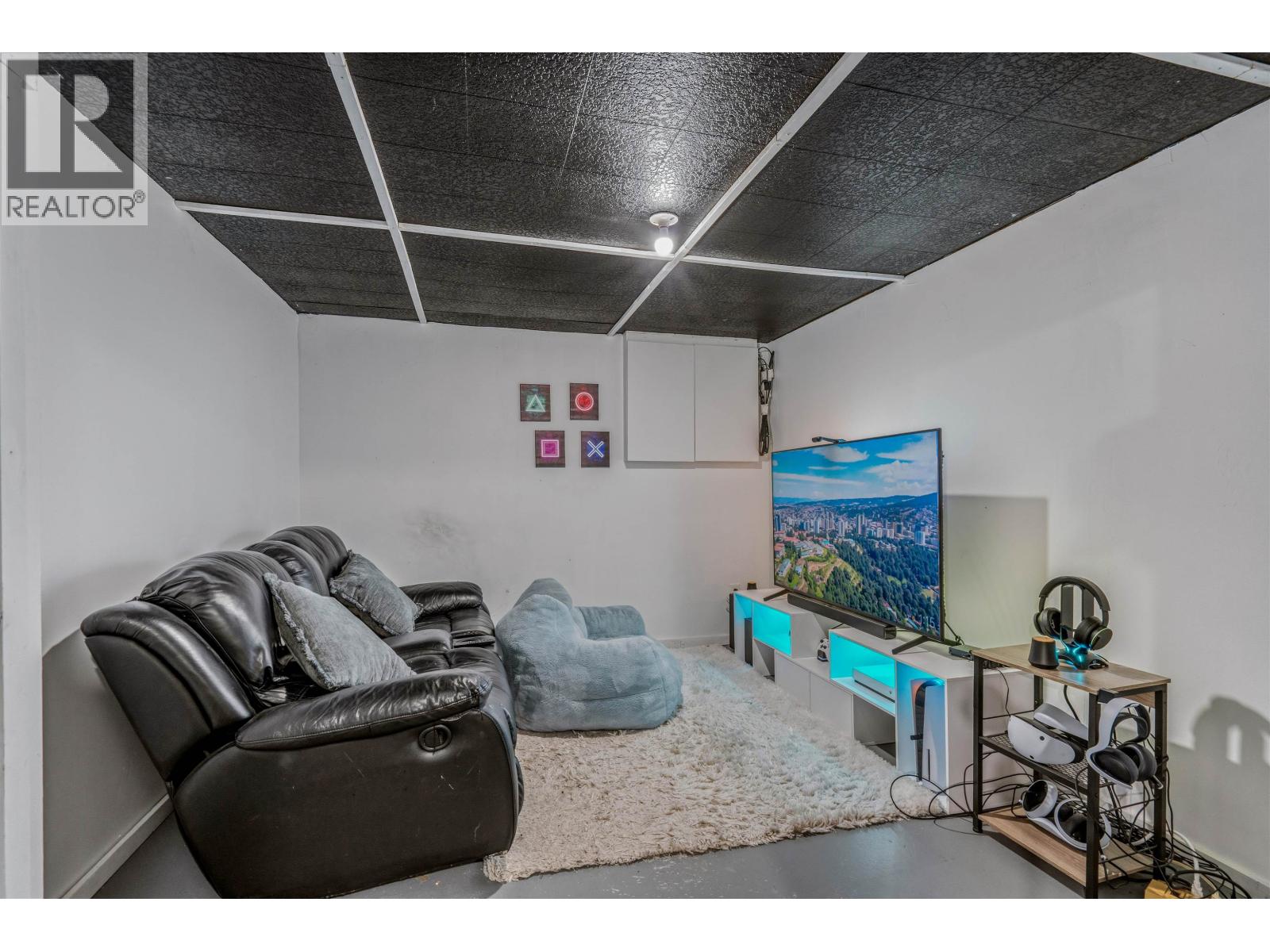 508 BEECH CRESCENT - 23