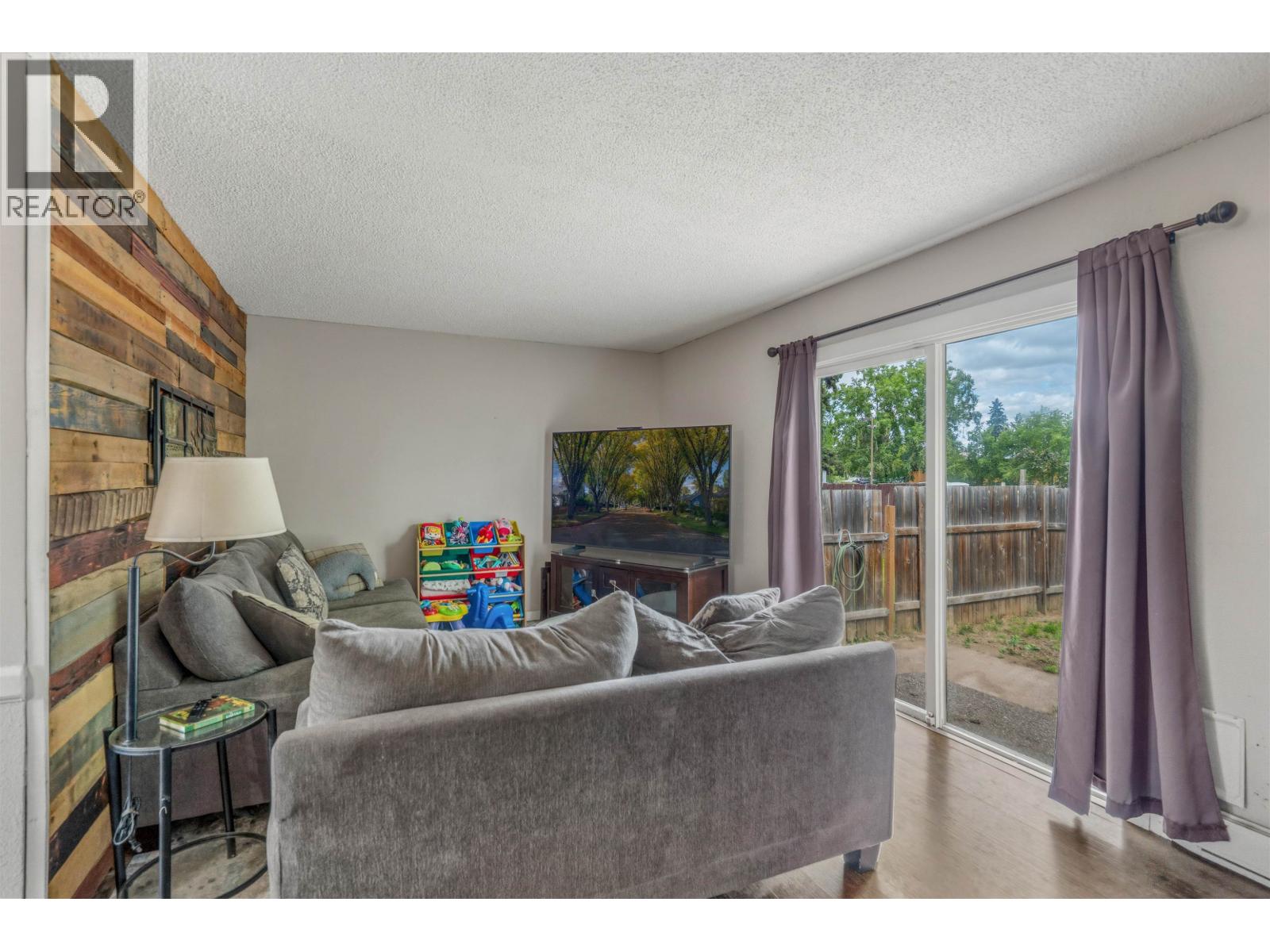 508 BEECH CRESCENT - 13