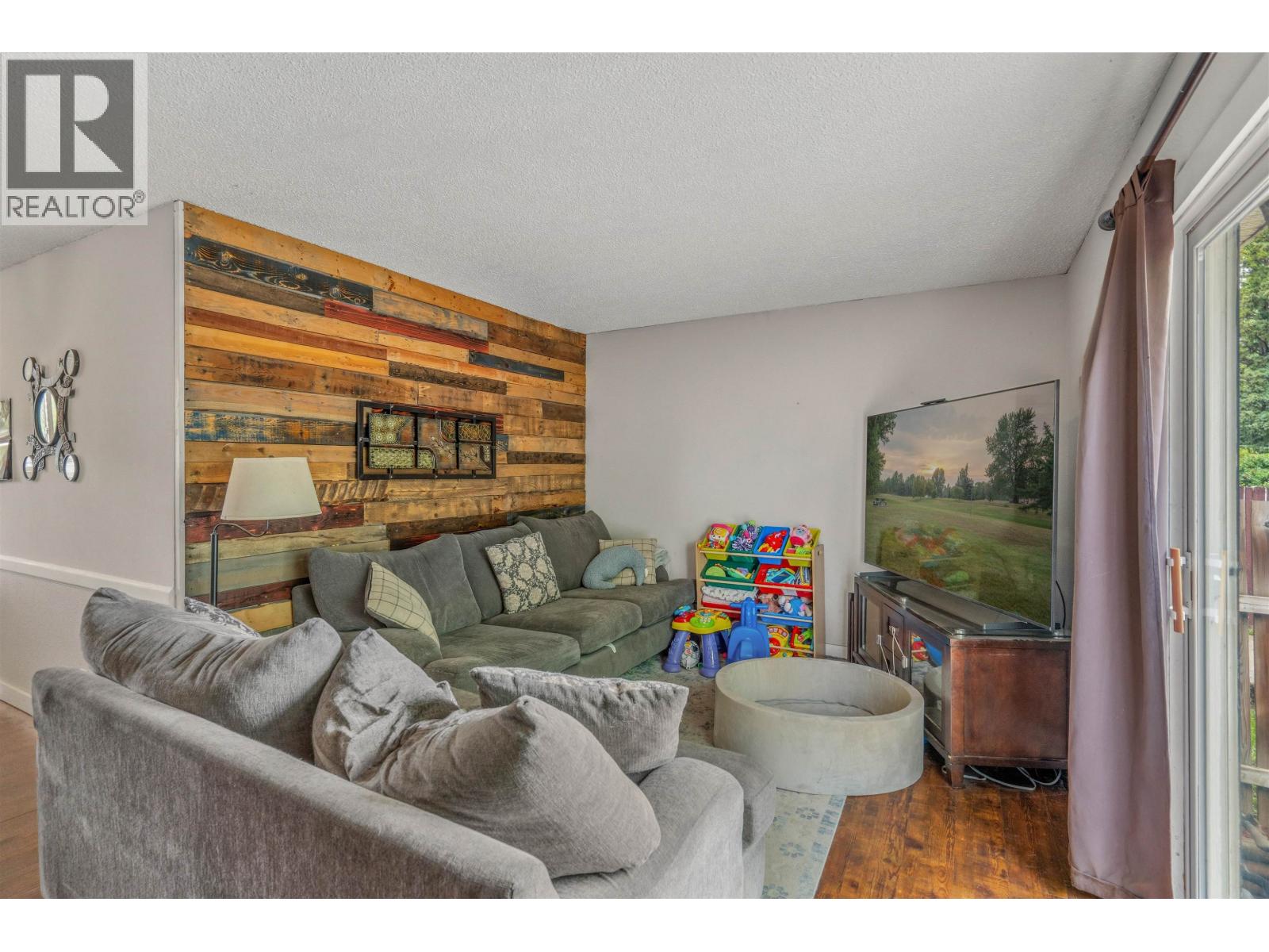 508 BEECH CRESCENT - 12