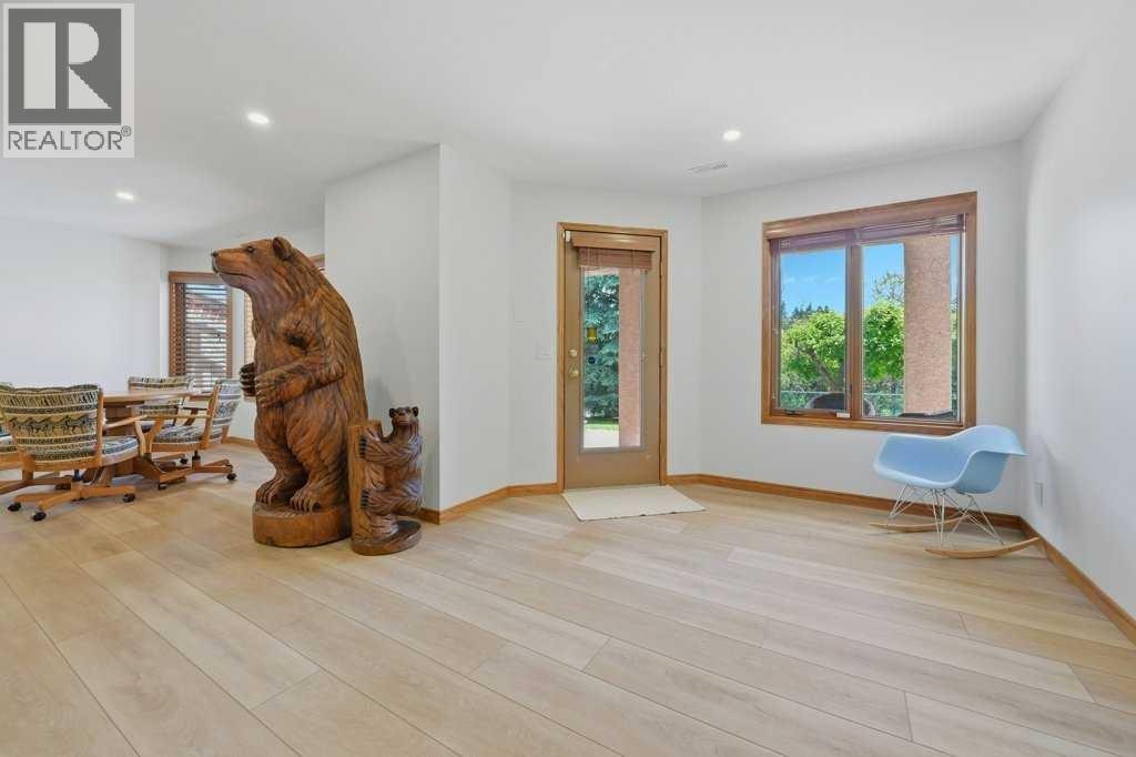Room for a home gym or kids toys