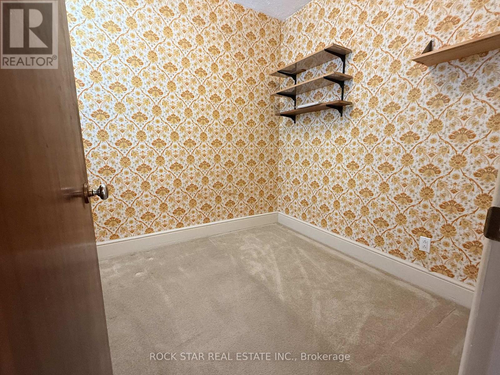 358 BARTON STREET E - 11