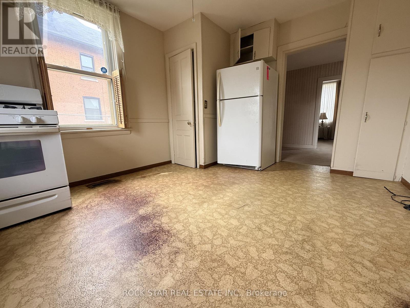 358 BARTON STREET E - 15
