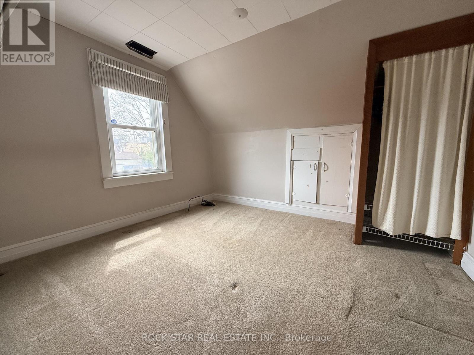 358 BARTON STREET E - 25