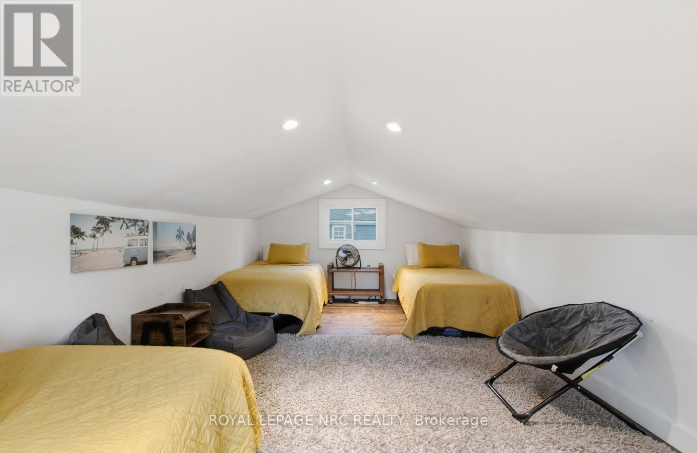 352 CHERRYWOOD AVENUE - 33