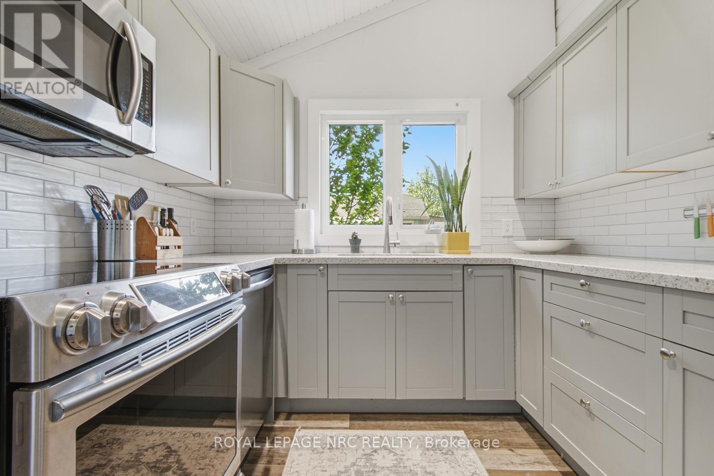 352 CHERRYWOOD AVENUE - 28