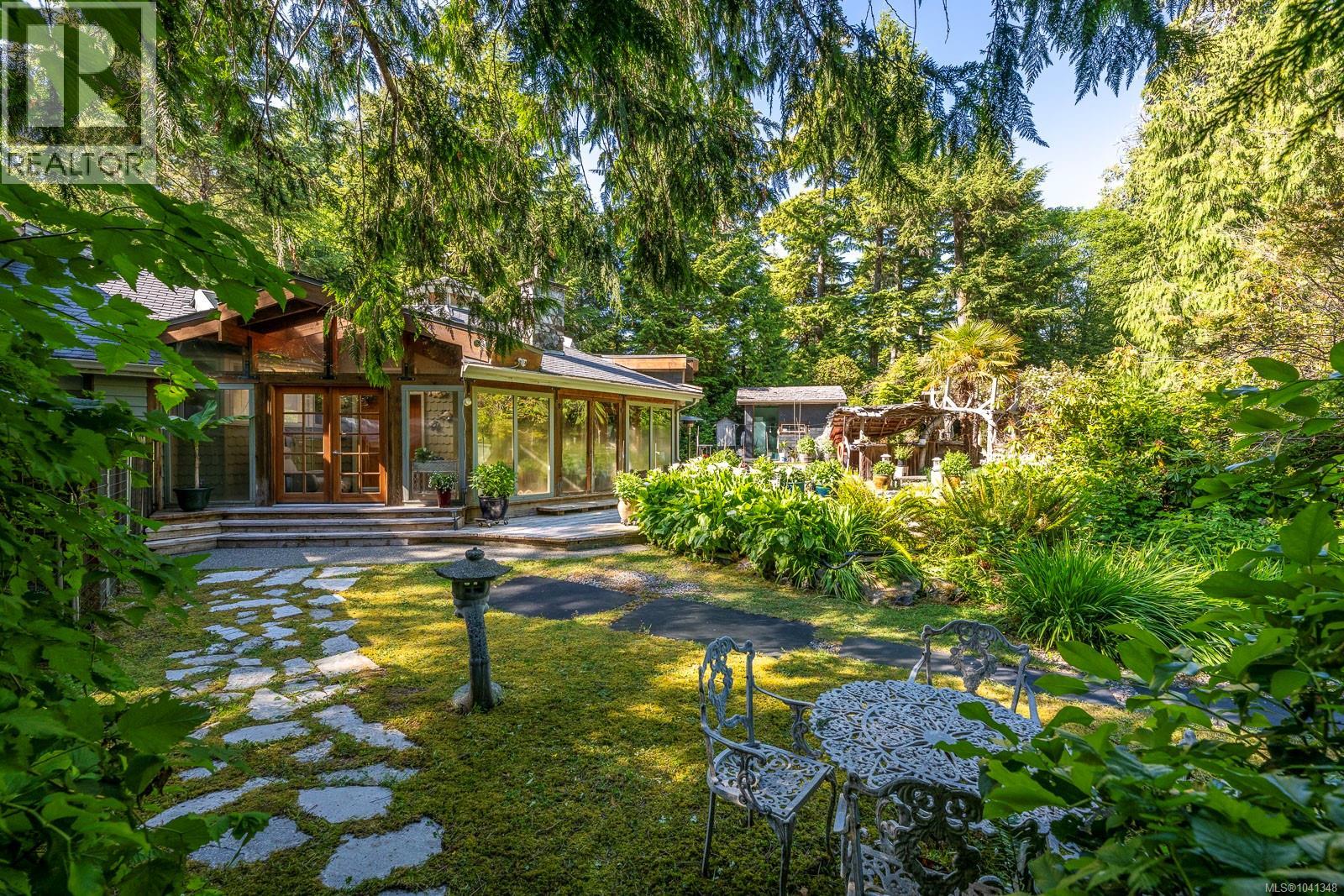 1364 Chesterman Beach Rd - 1