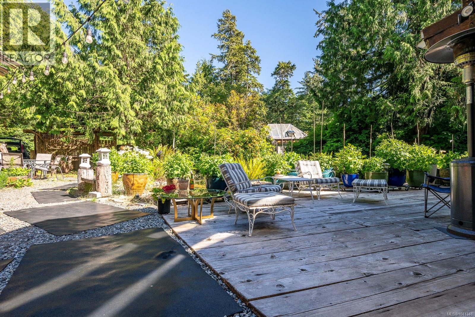 1364 Chesterman Beach Rd - 10