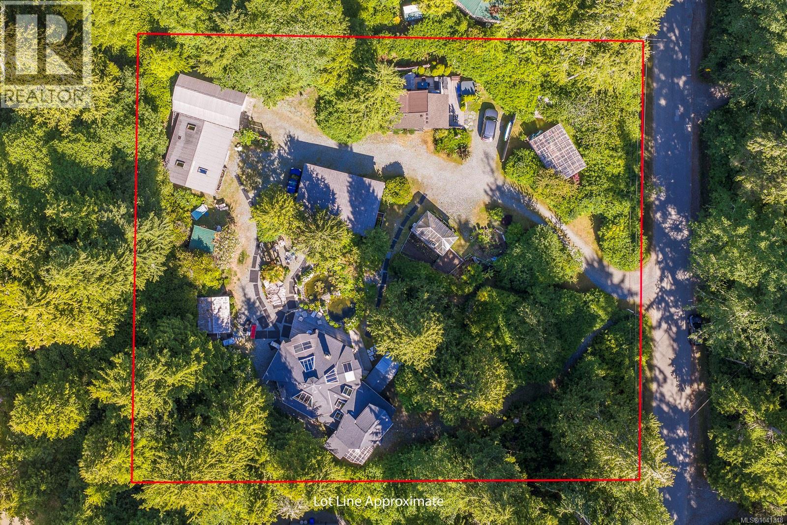 1364 Chesterman Beach Rd - 3