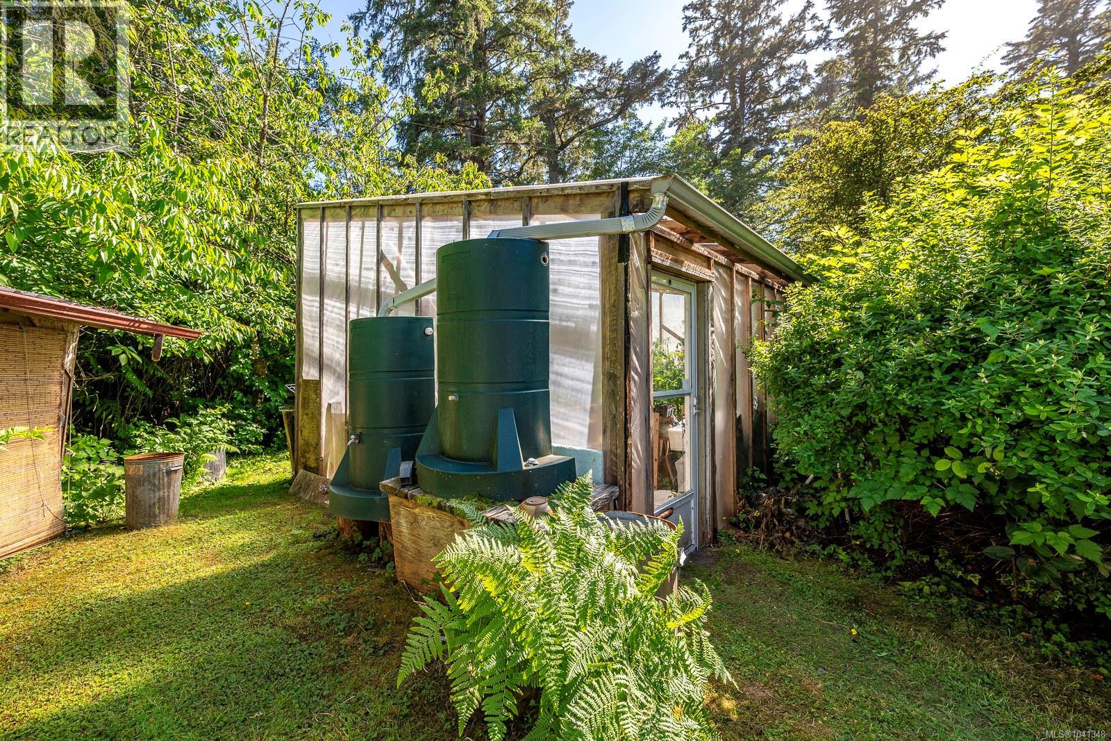 1364 Chesterman Beach Rd - 41