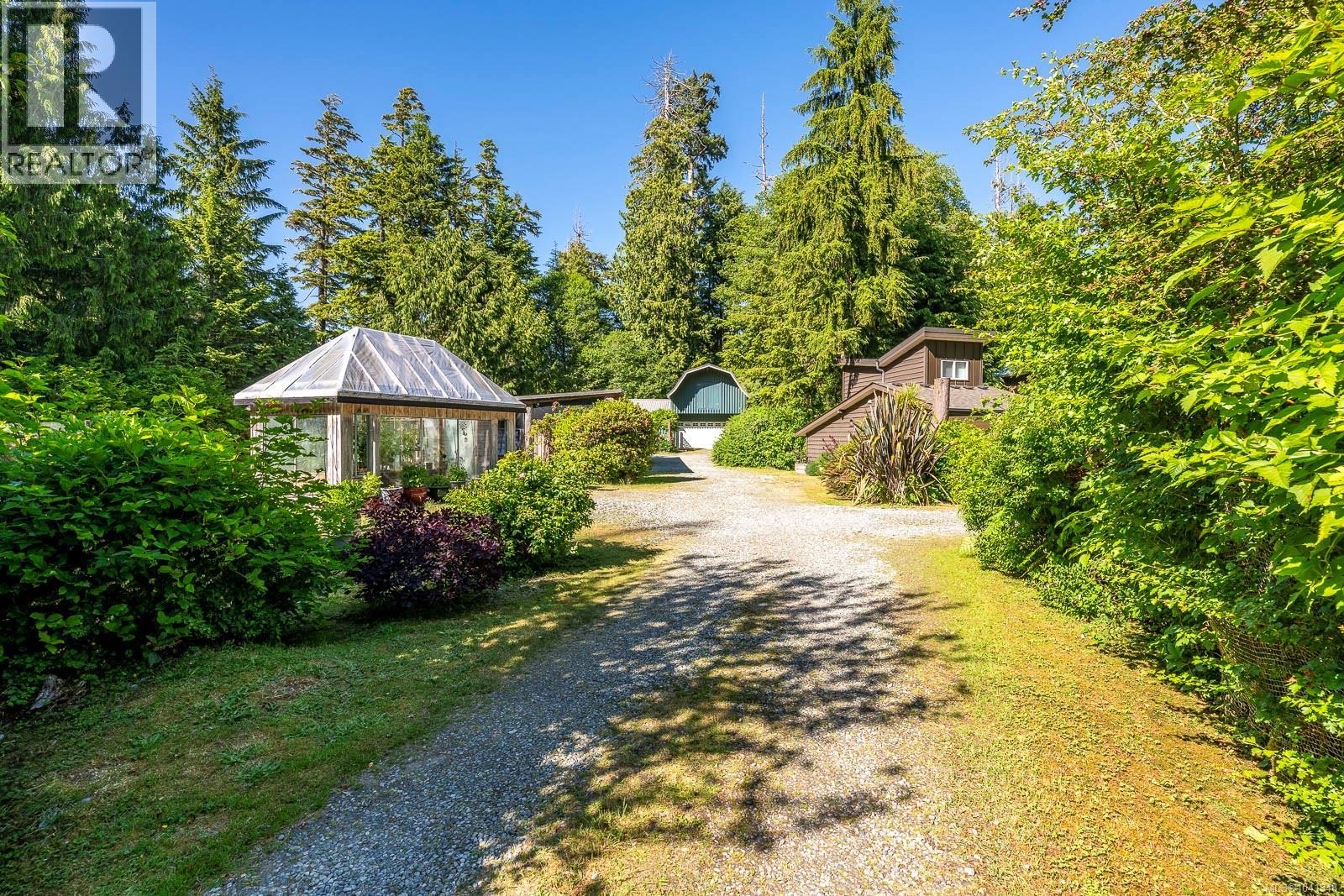1364 Chesterman Beach Rd - 44