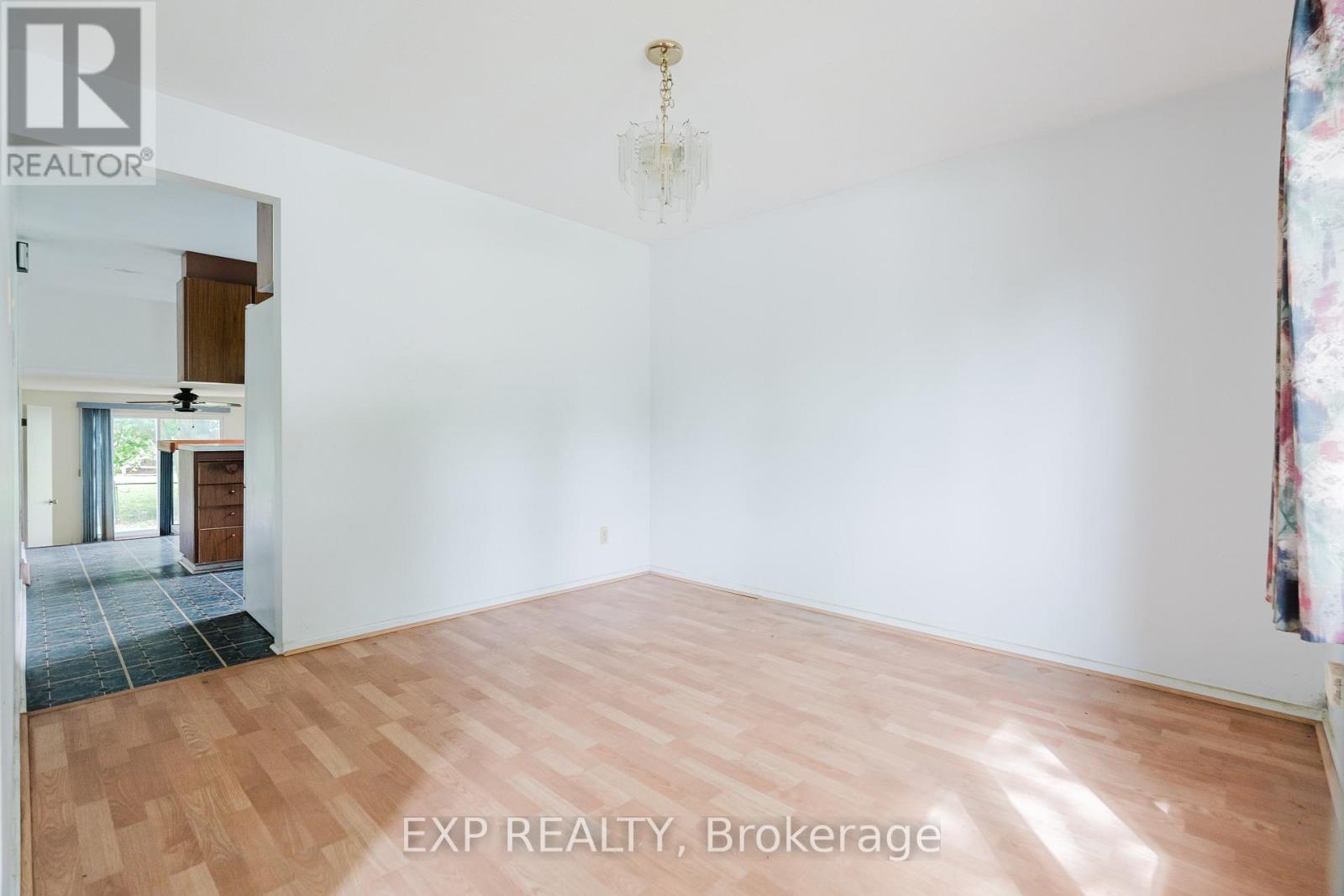 4 Bed, 2 Bath House for Sale in Ottawa – 167 WITHROW AVENUE, Ottawa – MLS# X13481646 - Image 9