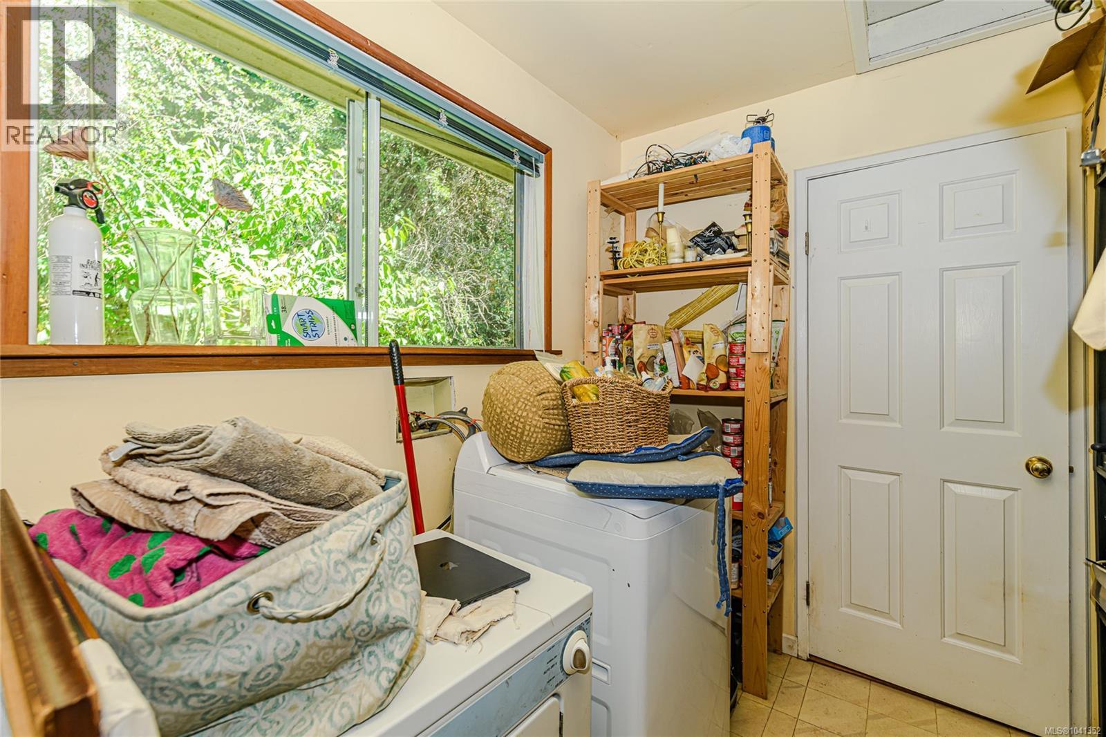  351 Elizabeth Drive, Salt Spring