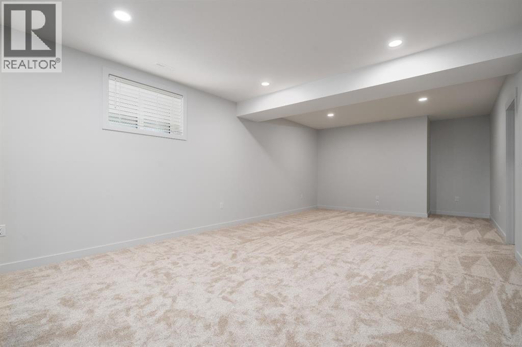 367 Sterling Crescent SE — photo 23