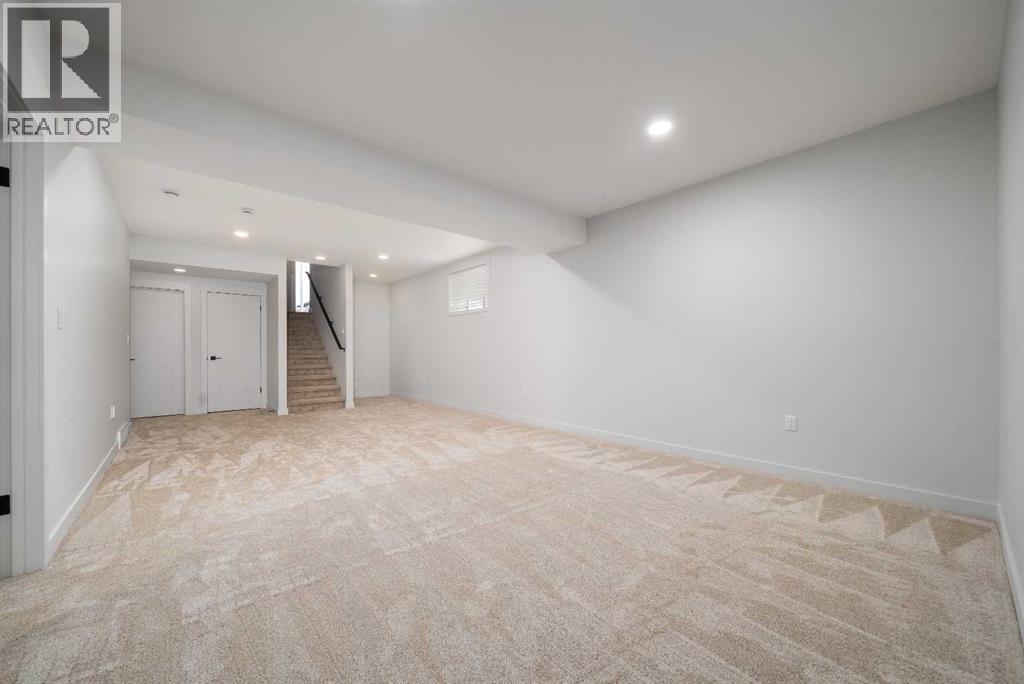 367 Sterling Crescent SE — photo 24
