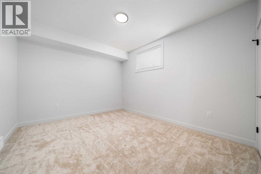 367 Sterling Crescent SE — photo 26