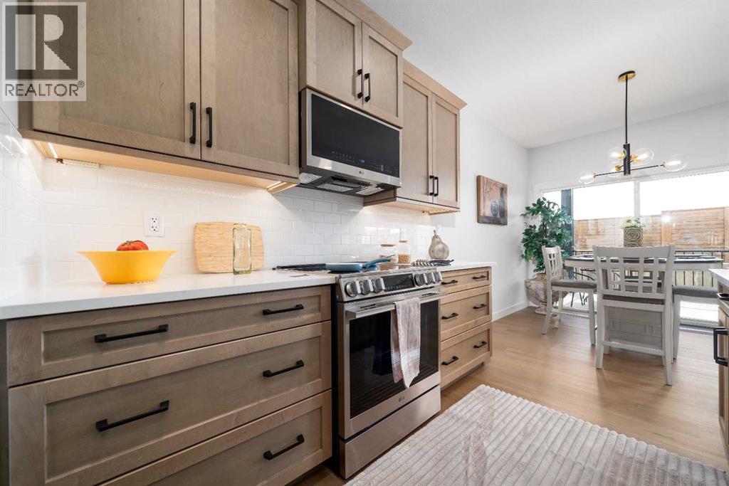 367 Sterling Crescent SE — photo 9
