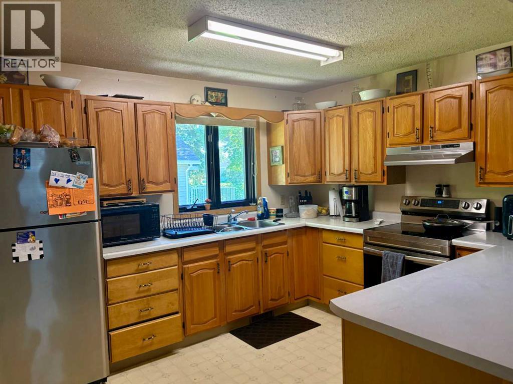 5032 48 Street - photo 4