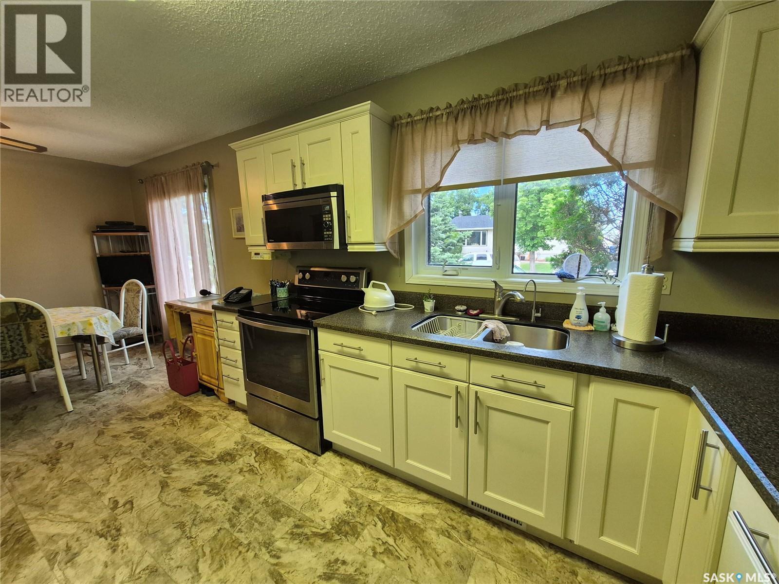 566 Dieppe DRIVE — photo 8