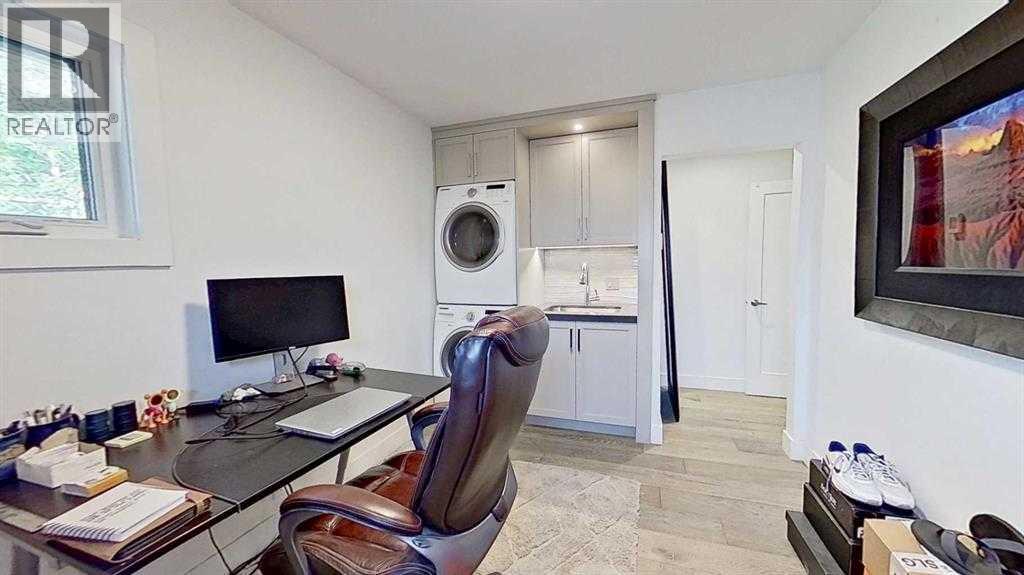 1423 18 Street NE - 26