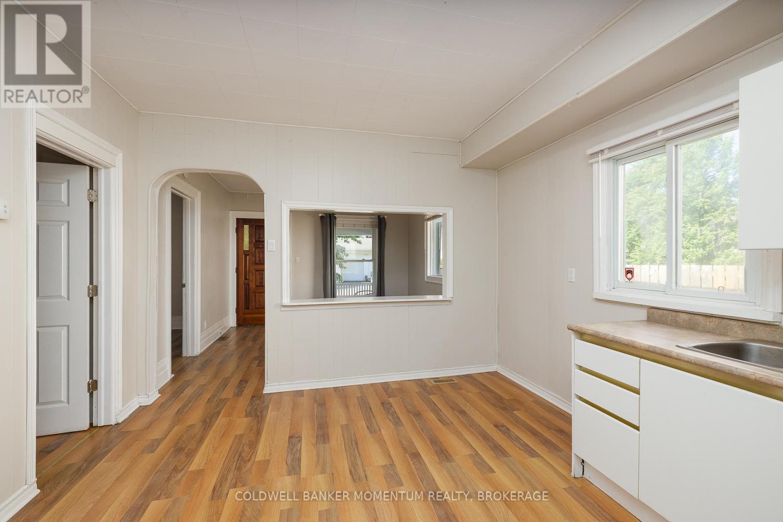 4319 SENECA STREET - 11