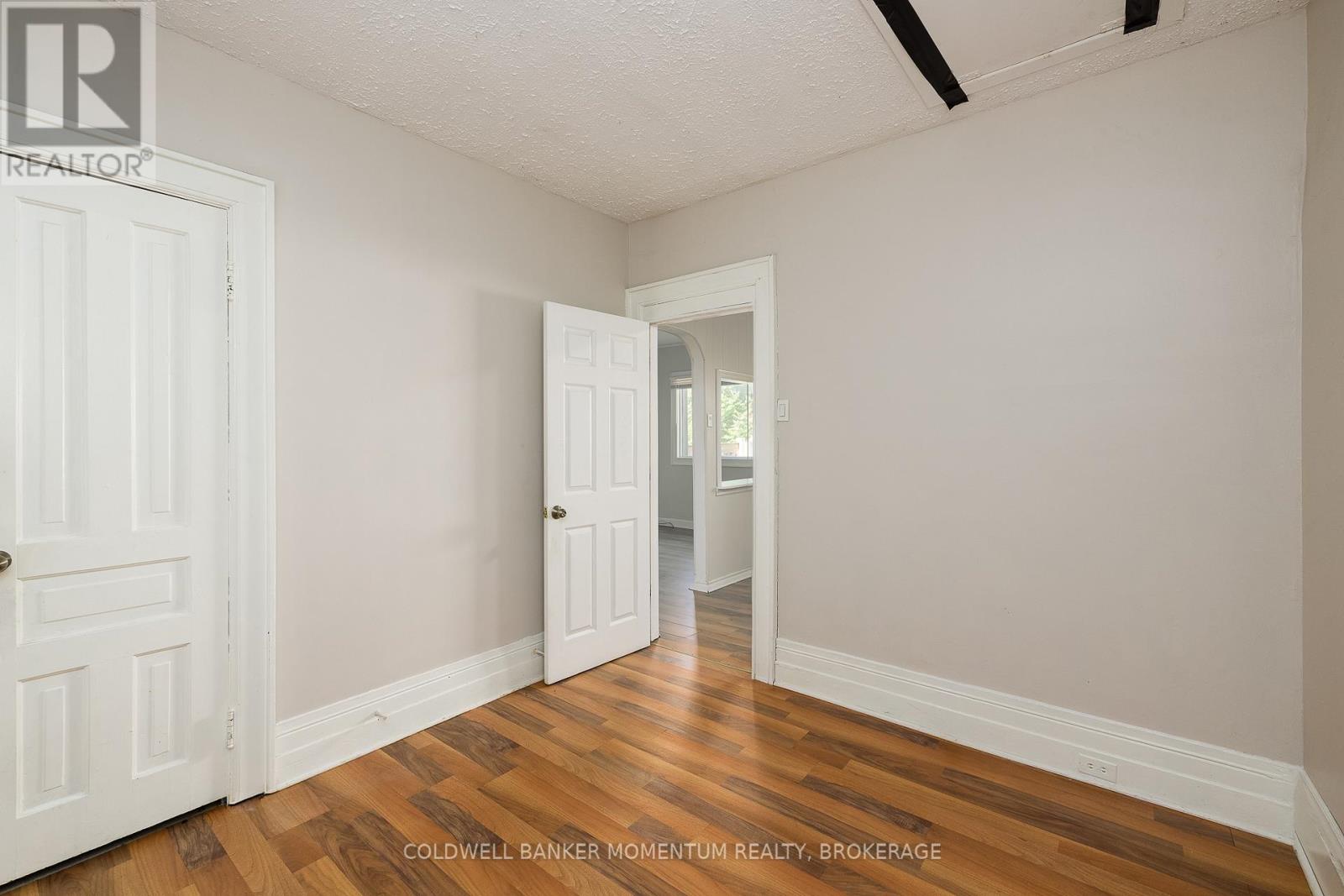 4319 SENECA STREET - 15