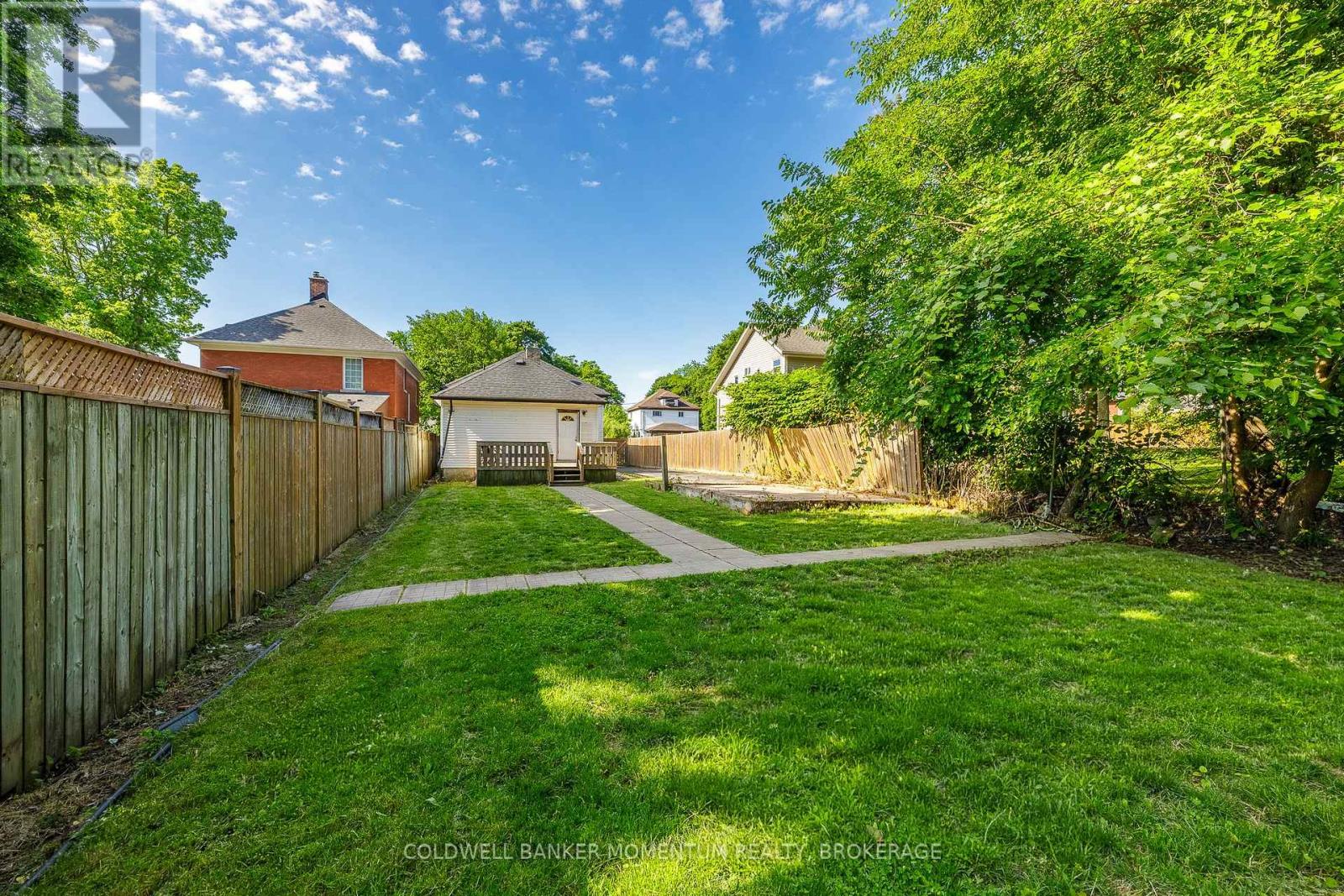 4319 SENECA STREET - 22