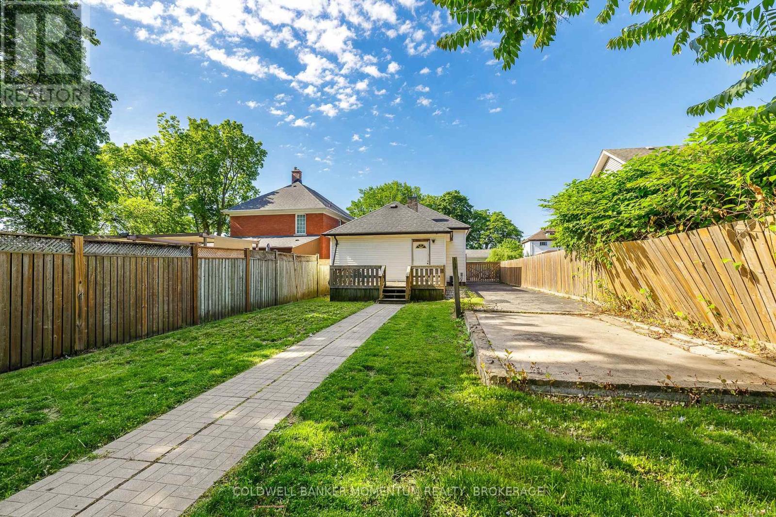 4319 SENECA STREET - 23