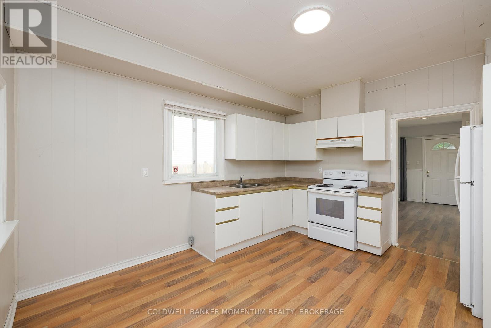 4319 SENECA STREET - 9