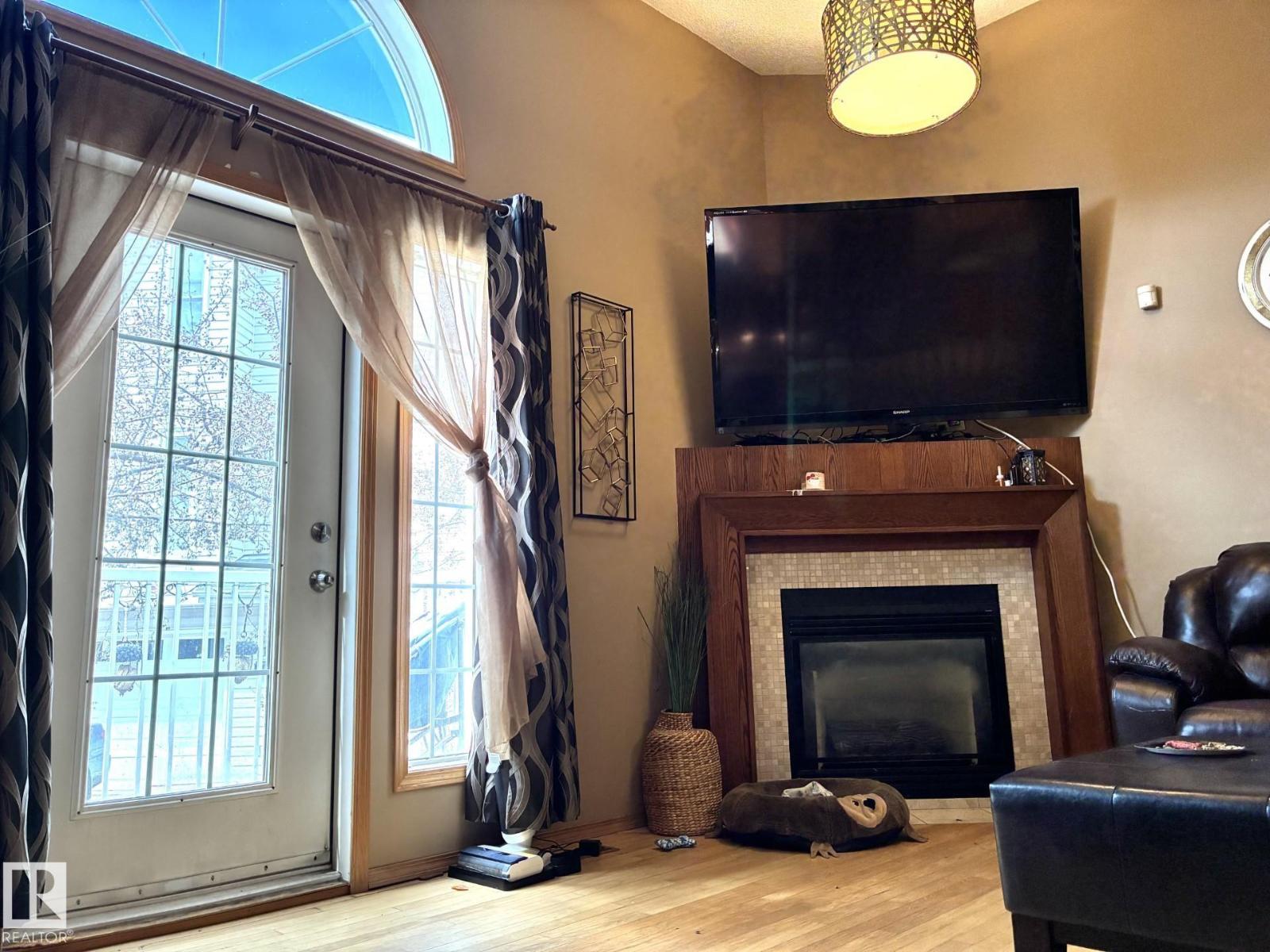 1248 48 ST NW - 6