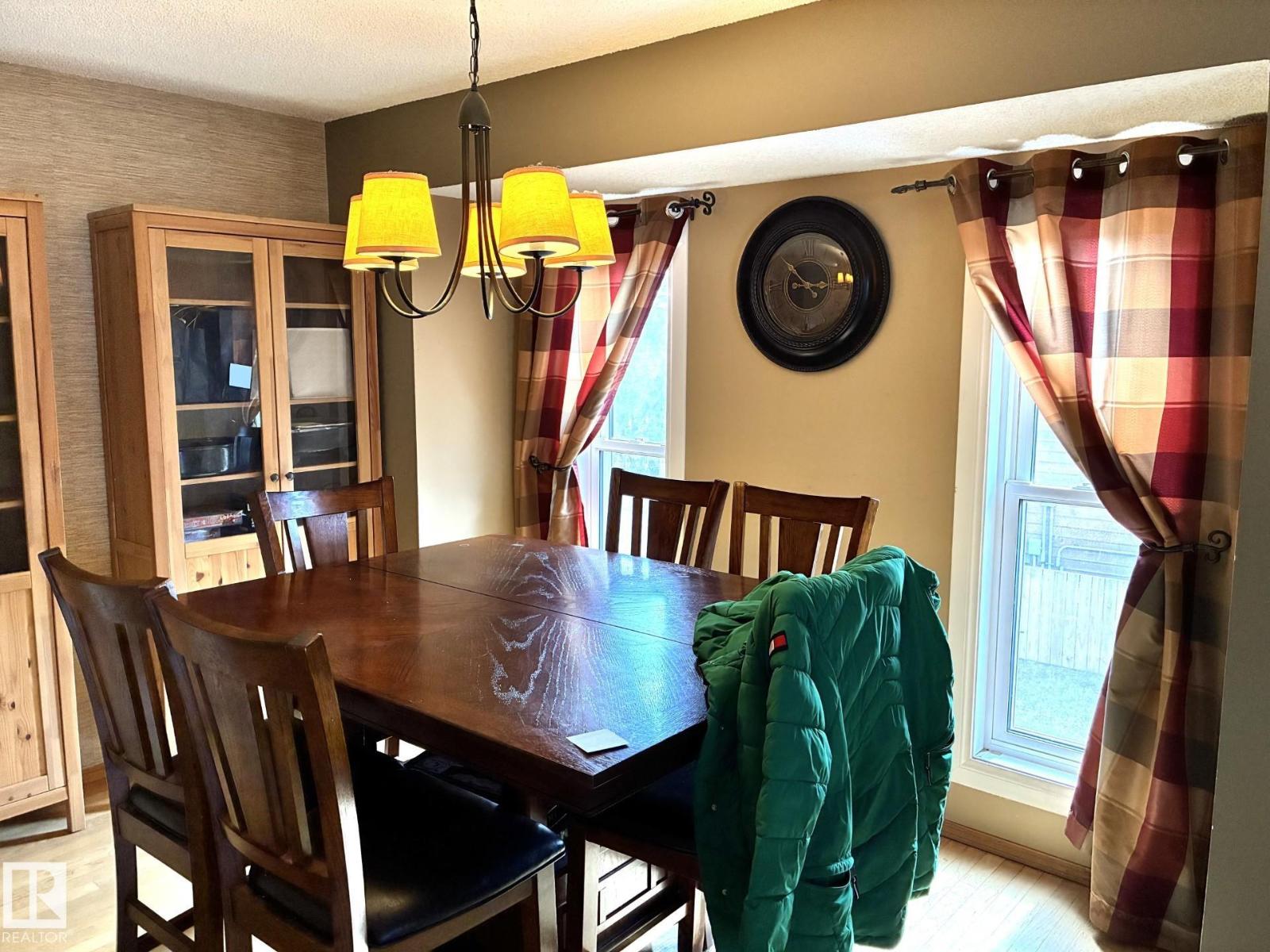 1248 48 ST NW - 12