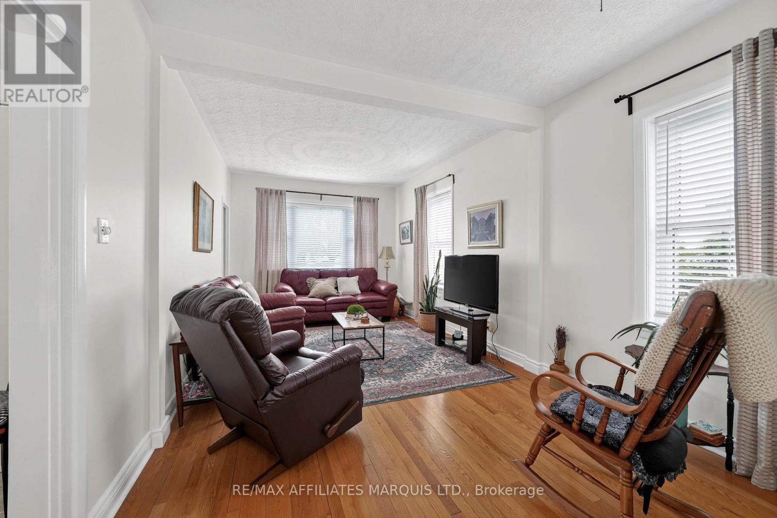 83 ELEVENTH STREET E - 7