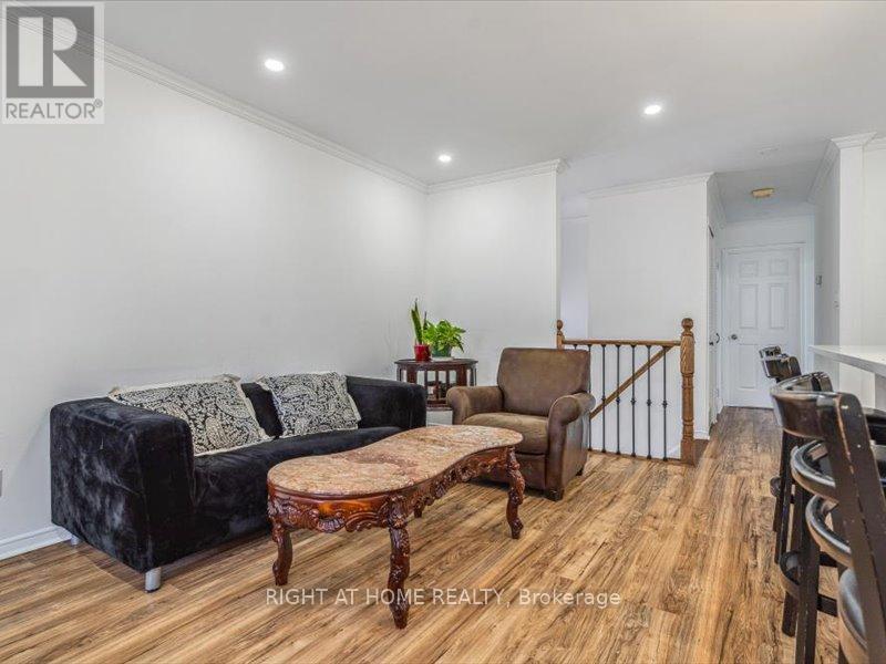 4 1/2 LEASIDE DRIVE - 11
