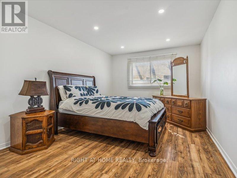 4 1/2 LEASIDE DRIVE - 16