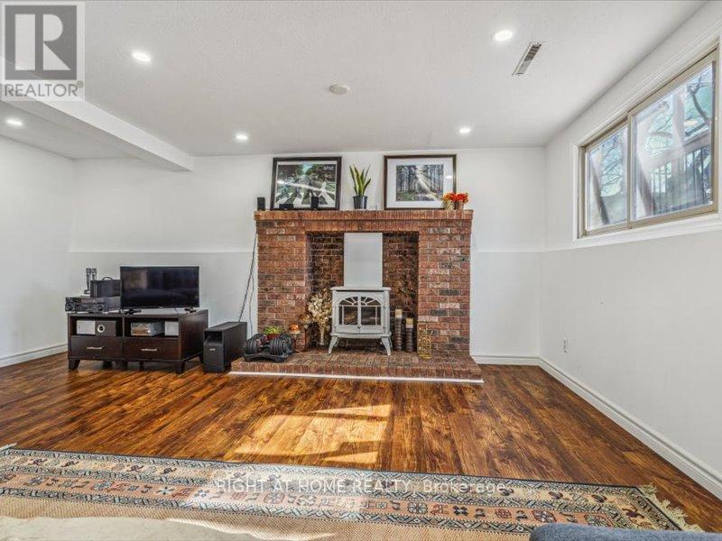 4 1/2 LEASIDE DRIVE - 23