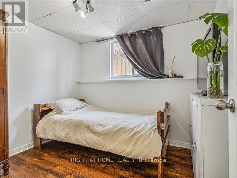 4 1/2 LEASIDE DRIVE - 26