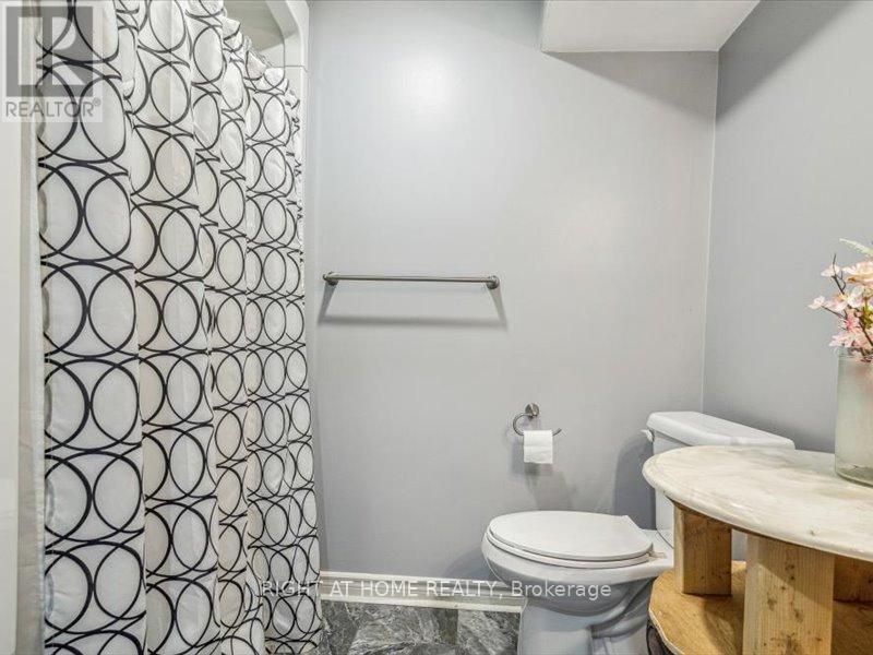 4 1/2 LEASIDE DRIVE - 28