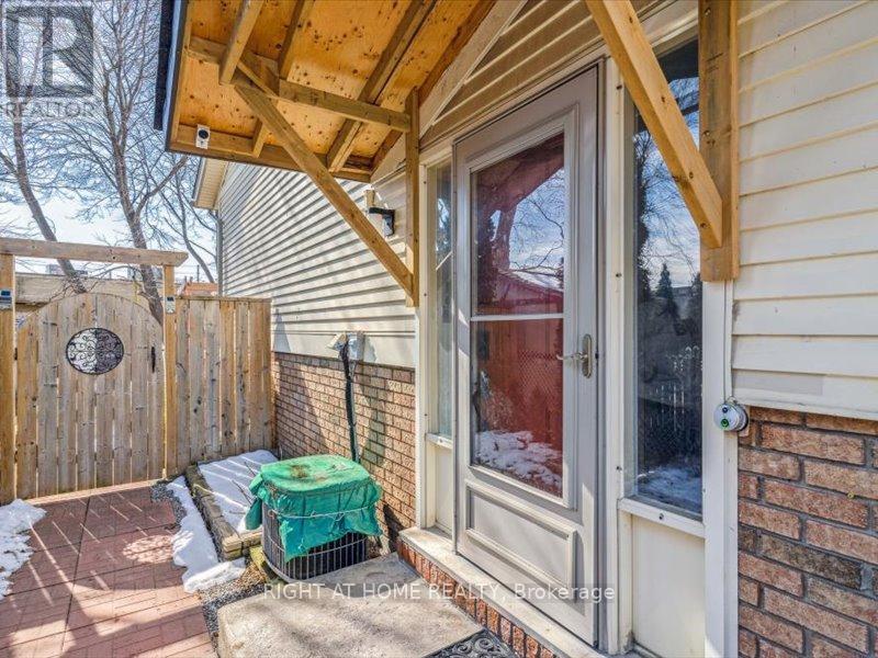 4 1/2 LEASIDE DRIVE - 33