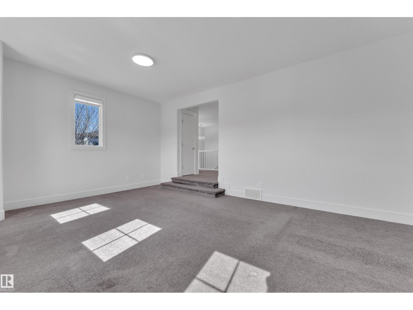 6156 11 AV SW - 19