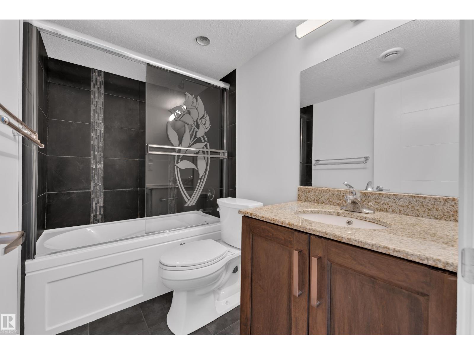 6156 11 AV SW - 35
