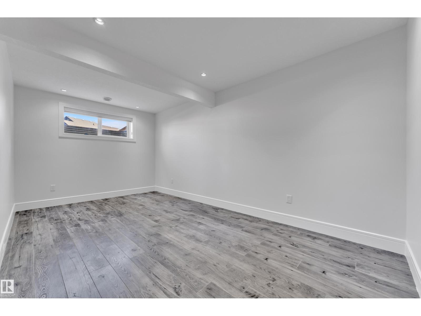 6156 11 AV SW - 37