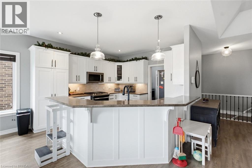5-bedroom home for sale at 75 DRIFTWOOD Drive, Simcoe ON · photo 12 of 51