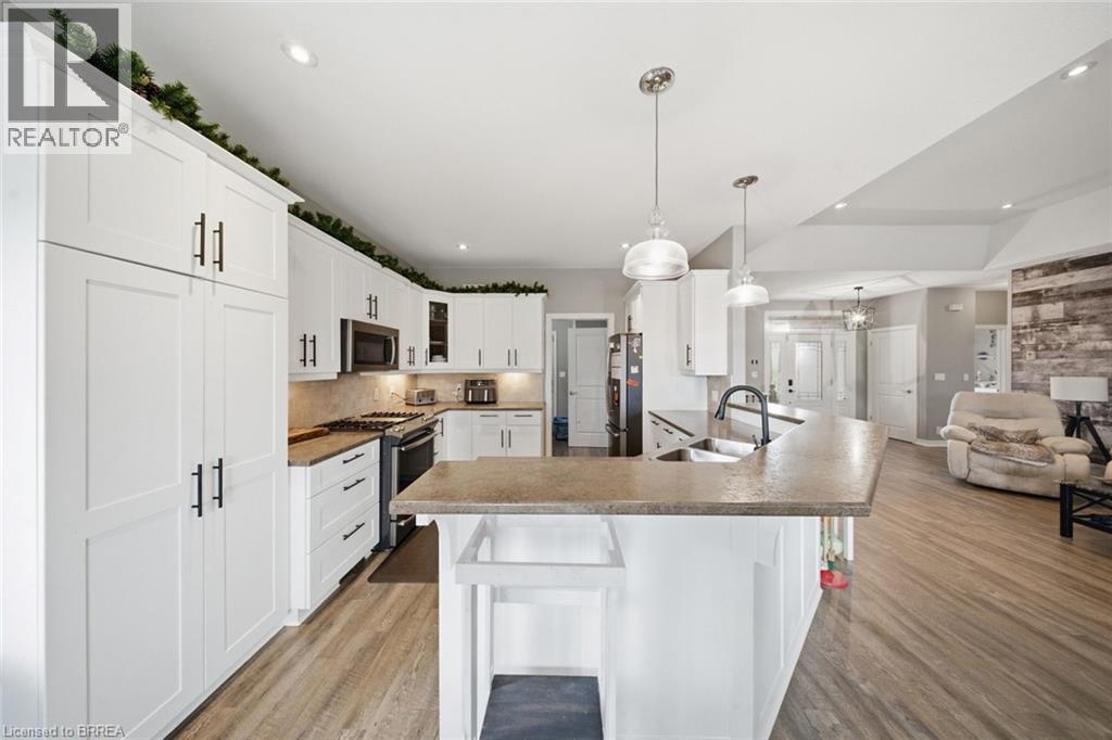 5-bedroom home for sale at 75 DRIFTWOOD Drive, Simcoe ON · photo 13 of 51